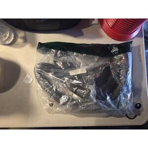 OE Replacement BMW Driver Side Grille Assembly | (Partslink Number BM1200164)